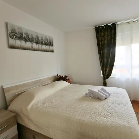 New Emda U Centru Splita Appartement *