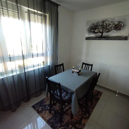 New Emda U Centru Splita Appartement *